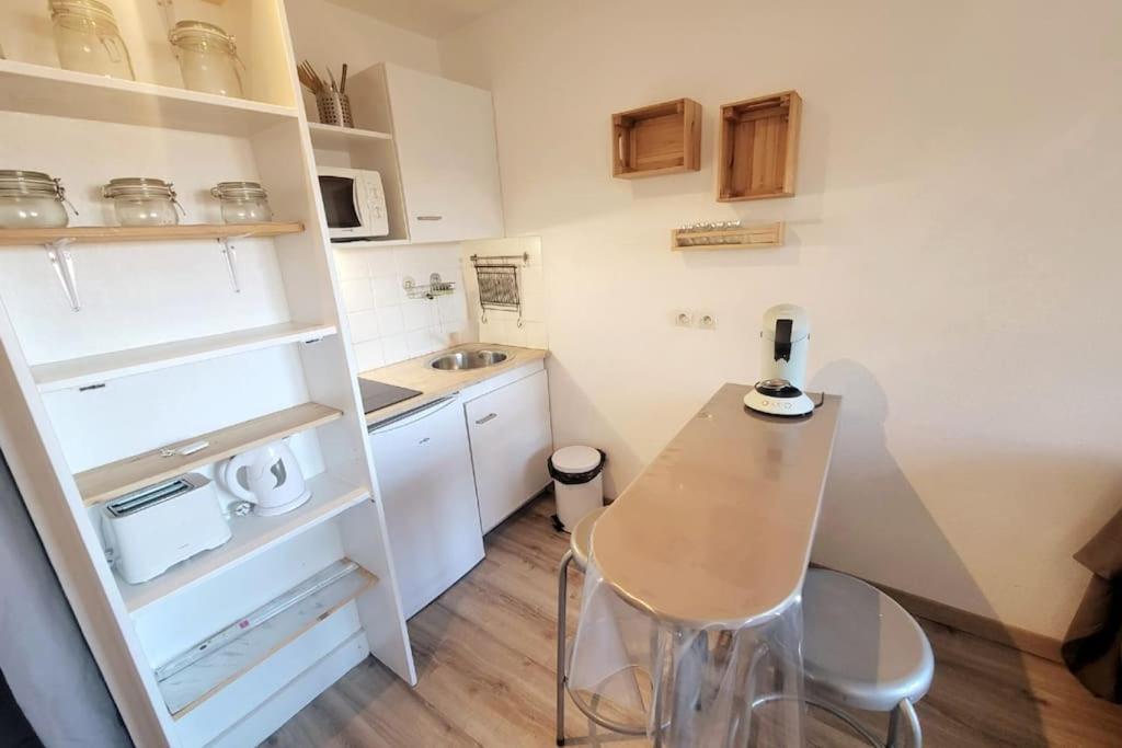 Fully Equipped Apartment St Charles Station Marseille Exterior photo